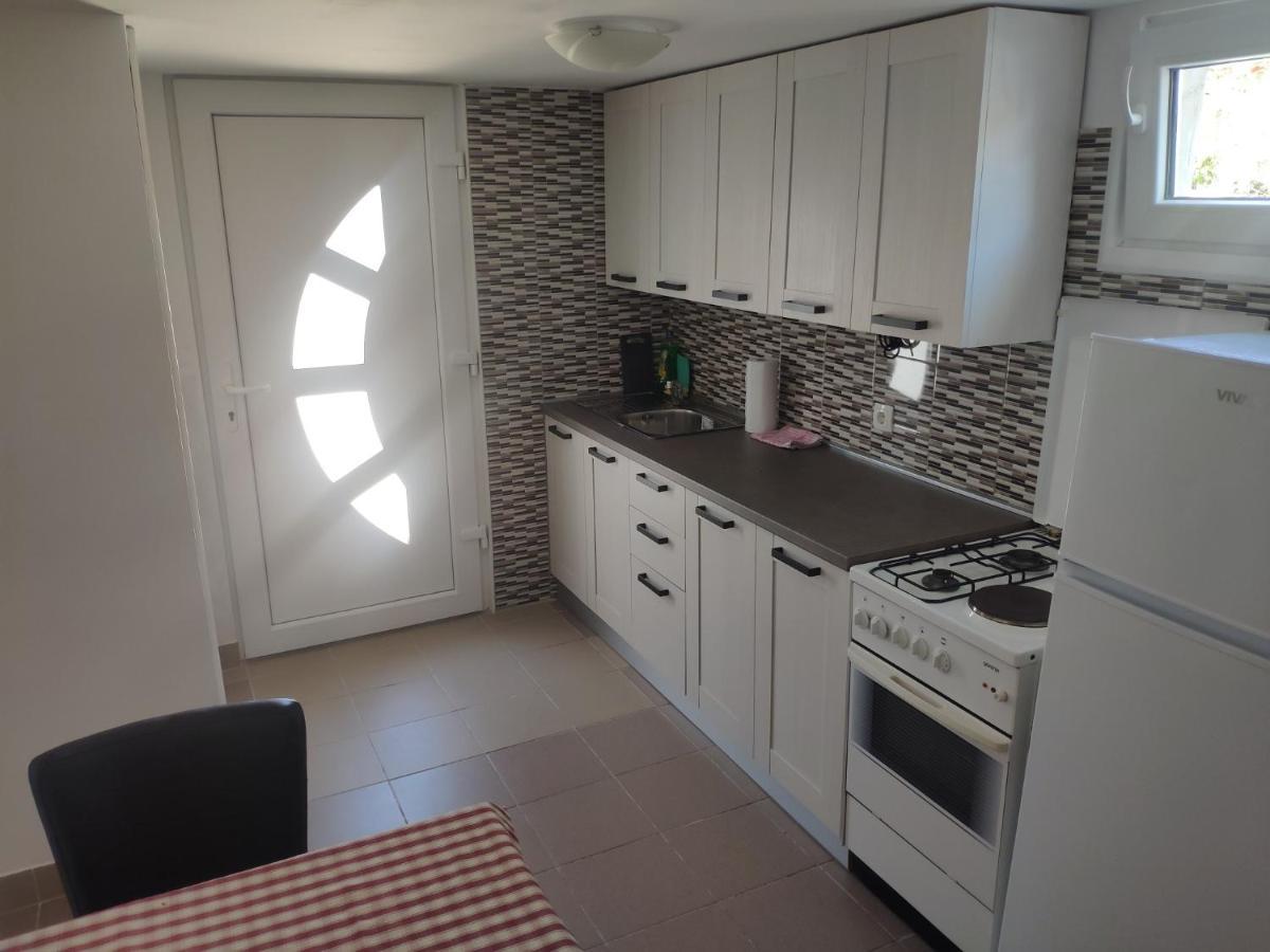 Apartments Inbox Кострена Екстериор снимка