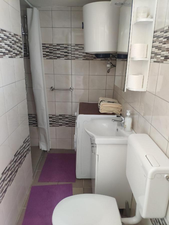 Apartments Inbox Кострена Екстериор снимка