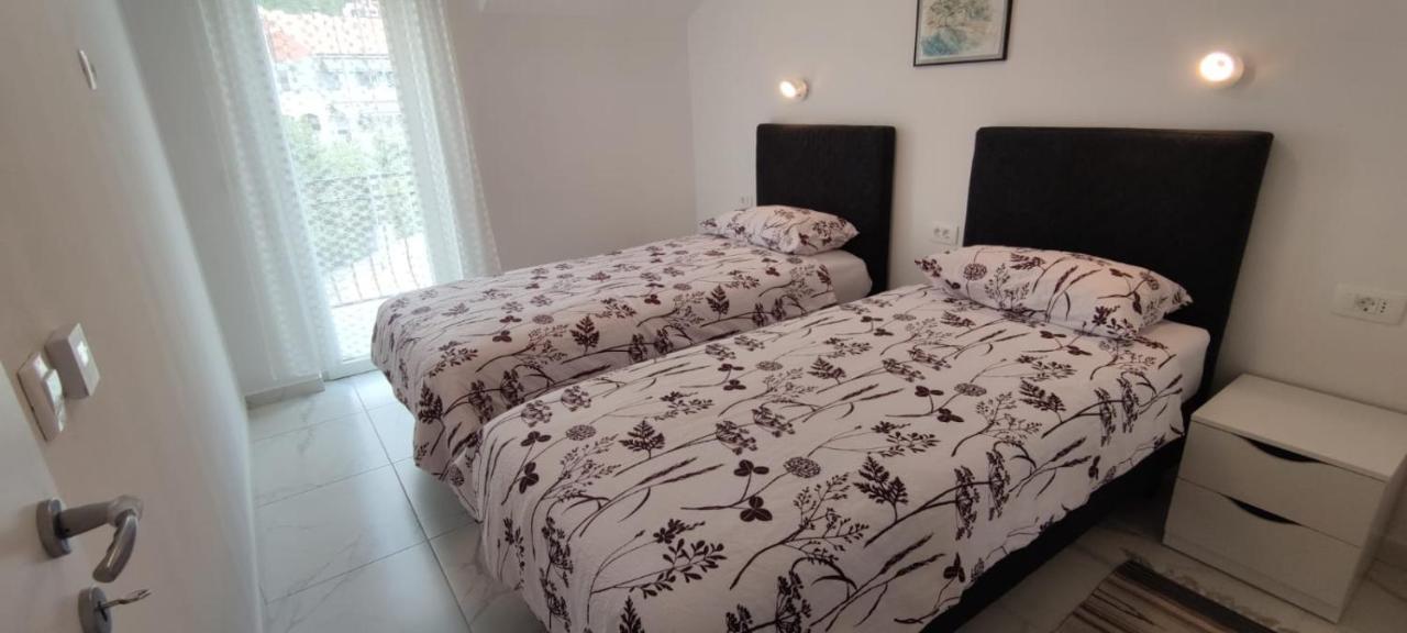 Apartments Inbox Кострена Екстериор снимка