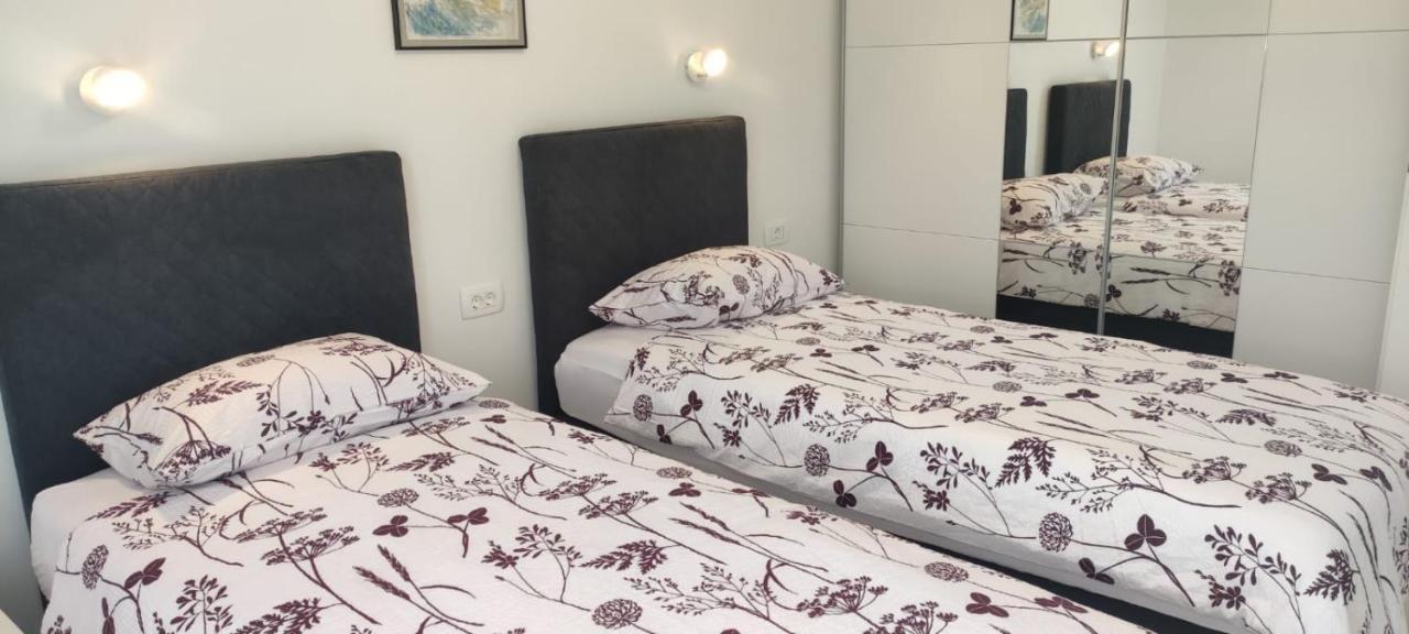 Apartments Inbox Кострена Екстериор снимка