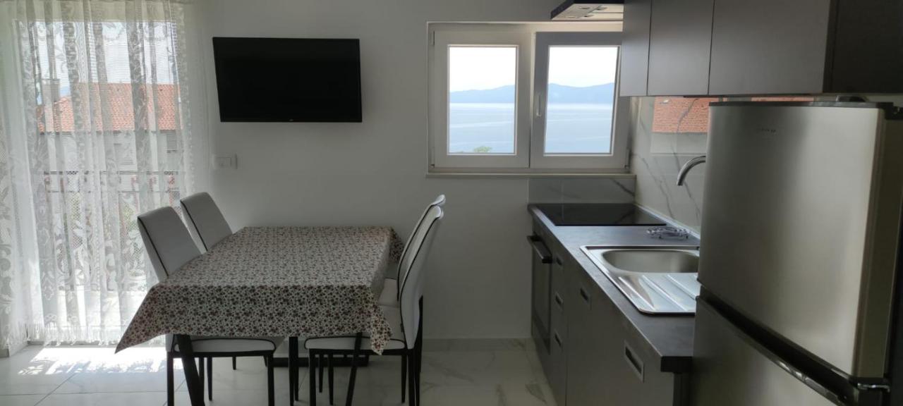 Apartments Inbox Кострена Екстериор снимка