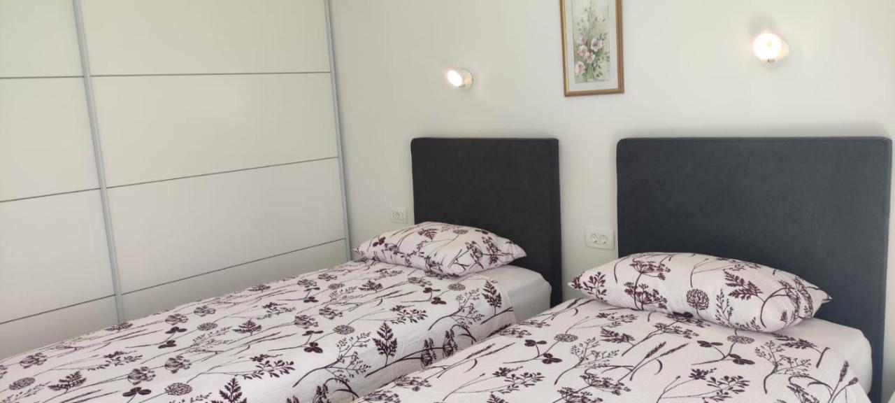 Apartments Inbox Кострена Екстериор снимка