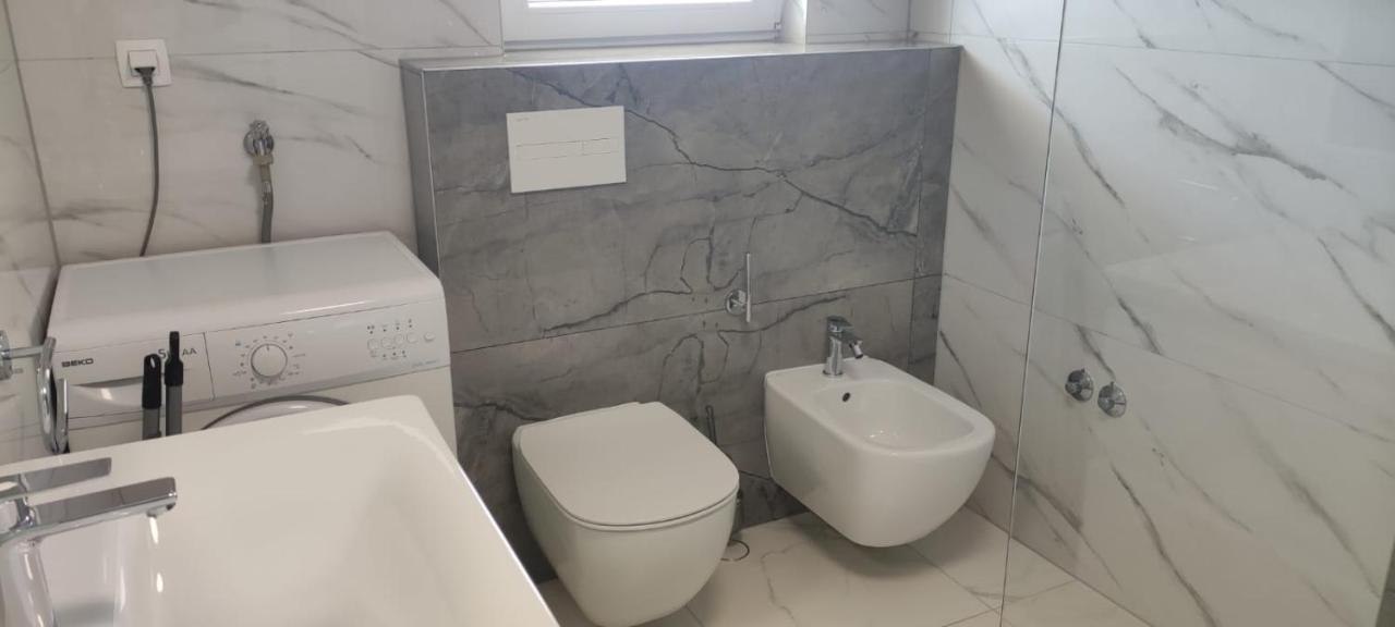 Apartments Inbox Кострена Екстериор снимка